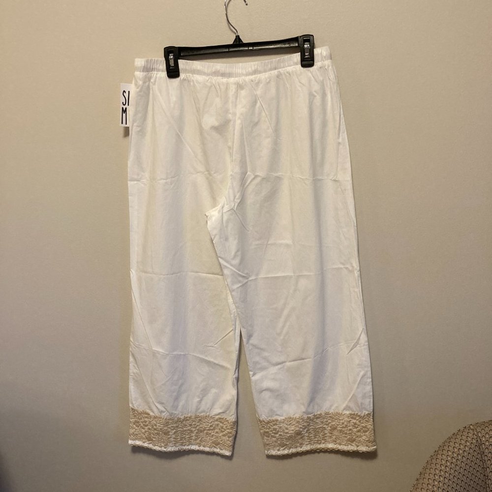 Sister Mary Crop Pants Sz M Women's NWT White 100% Cotton Embroidered Wide Leg - Picture 2 of 9